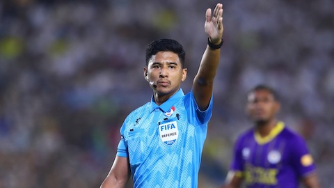  Hai trọng tài Malaysia sẽ điều hành trận cầu ‘đinh’ ở vòng 15 V.League